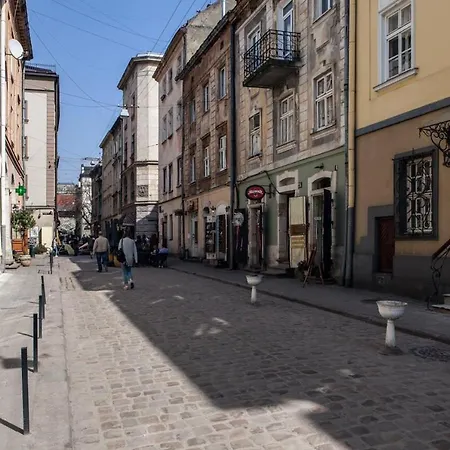 On Staroyevreiska Street