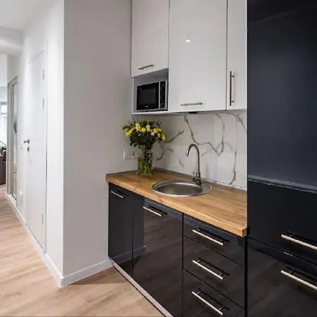 On Staroyevreiska Street *