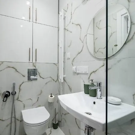 Apartment On Staroyevreiska Street