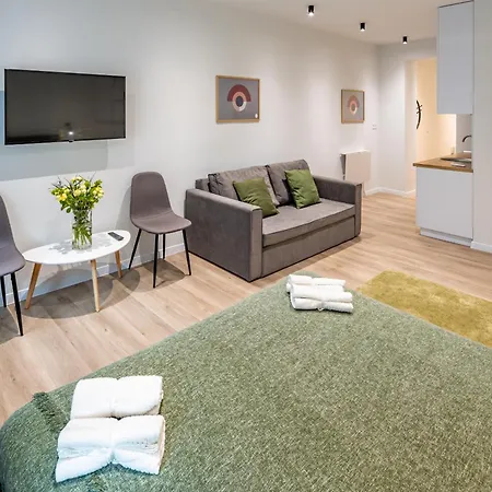 On Staroyevreiska Street شقة