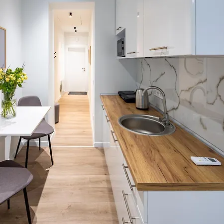 On Staroyevreiska Street * Lemberg