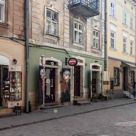 On Staroyevreiska Street