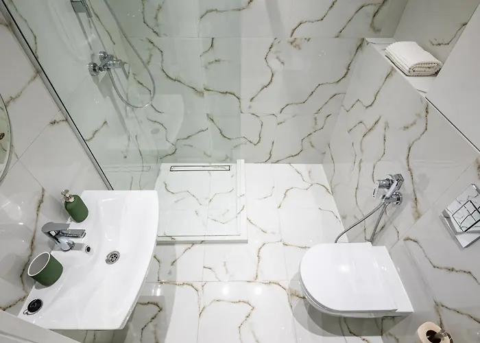 On Staroyevreiska Street *