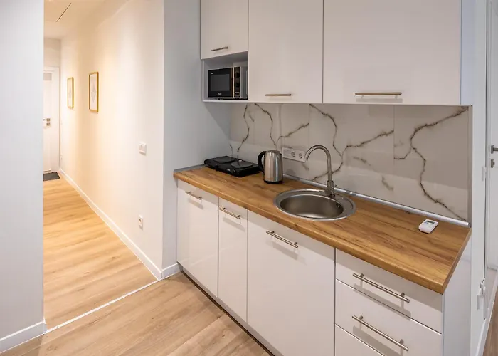 On Staroyevreiska Street *