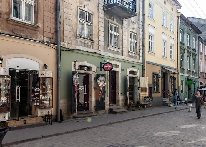 On Staroyevreiska Street