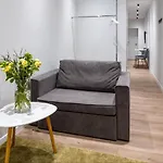 On Staroyevreiska Street إلفيف