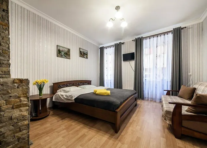 Apartamento On Staroyevreiska Street